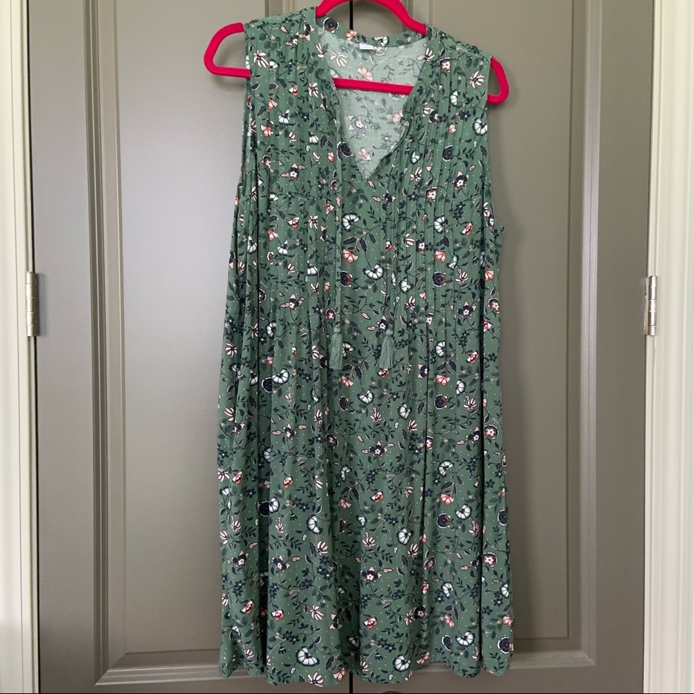 Old Navy Pintuck Swing Dress in Green